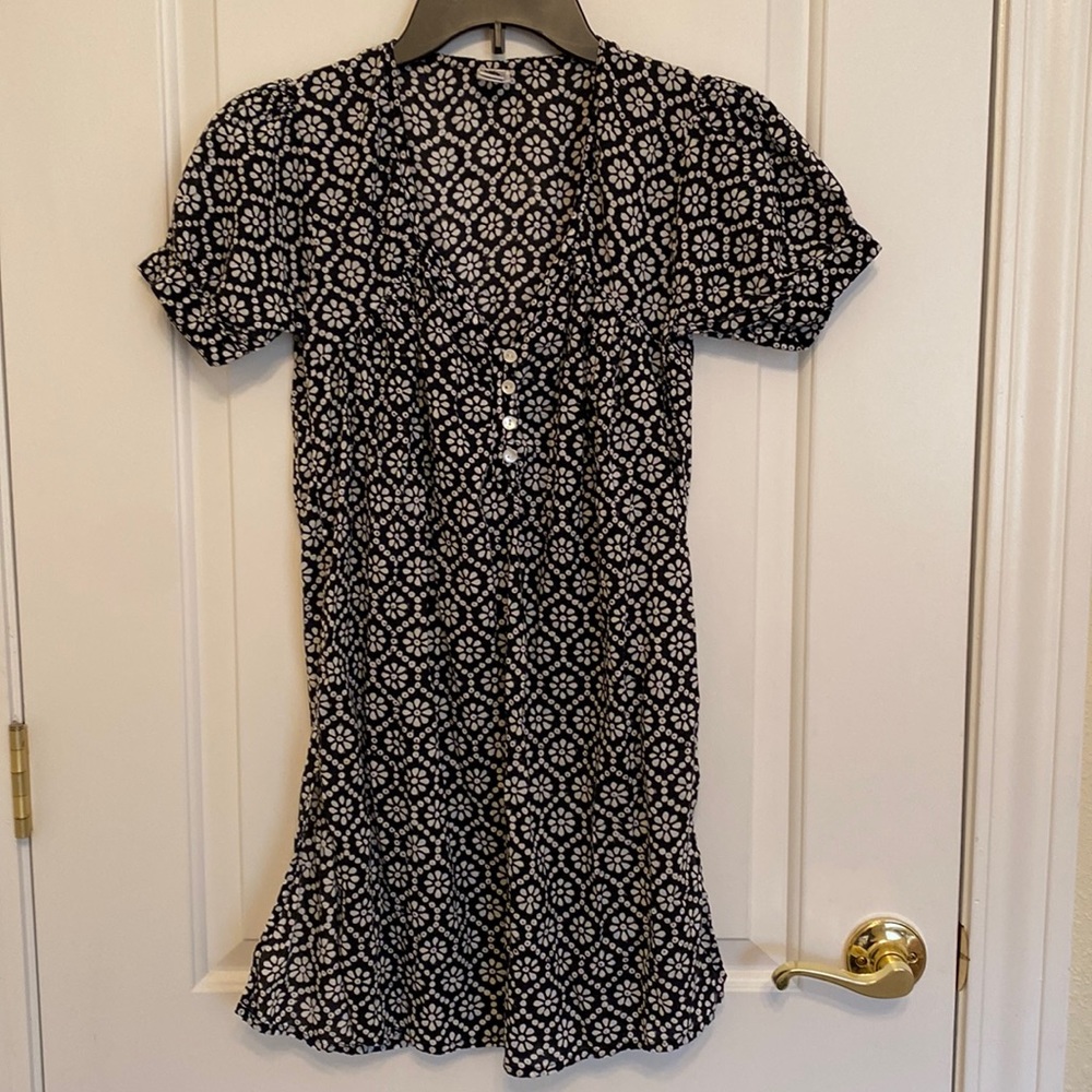 Tunic/cover up; Size S. Black and white print